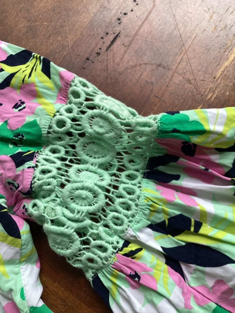 Crown & Ivy Boho Floral Crochet Bell Sleeve Tunic Blouse Womens M, Pink & Green - Picture 6 of 8